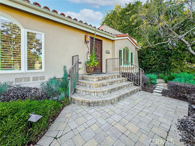 Detail Gallery Image 5 of 60 For 15452 Varden, Sherman Oaks,  CA 91403 - 4 Beds | 4 Baths