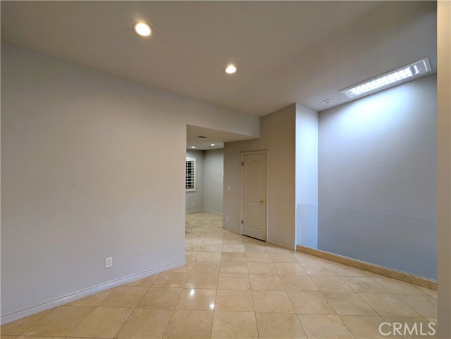 Detail Gallery Image 12 of 28 For 531 Avenue a #2,  Redondo Beach,  CA 90277 - 2 Beds | 3/1 Baths