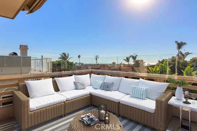 Ideal West Facing Ocean View Entertaining Deck *this photo has been digitally staged