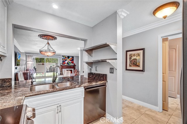 5927 E Creekside Avenue, Orange CA: https://media.crmls.org/medias/06dad0f2-2eb5-422d-951c-7c05f0cb648a.jpg