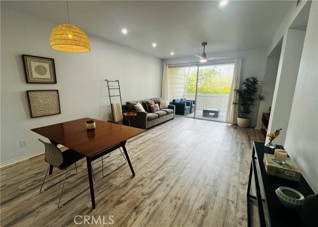 Front Image Thumbnail for CRDW26038951