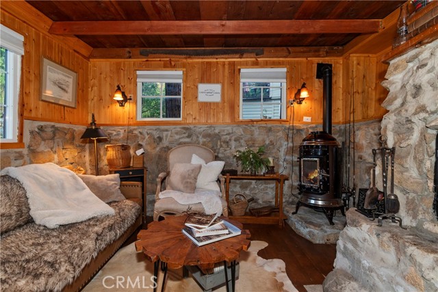 Detail Gallery Image 26 of 33 For 23270 Brookside, Crestline,  CA 92325 - 1 Beds | 1 Baths