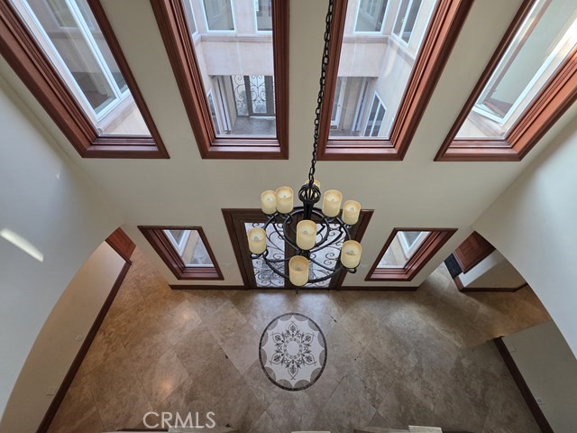 https://media.crmls.org/medias/06db2a71-4ac3-408c-852f-6d8d43133729.jpg?preset=X-Large