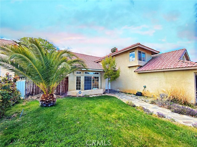 Detail Gallery Image 4 of 38 For 39221 Beacon Ln, Palmdale,  CA 93551 - 5 Beds | 3 Baths