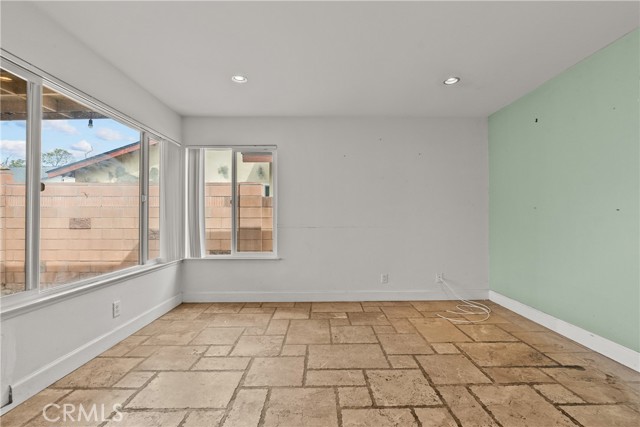 Detail Gallery Image 14 of 27 For 1853 1853 Hillary Ct, Simi Valley,  CA 93065 - 3 Beds | 2 Baths