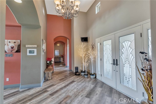 Detail Gallery Image 17 of 75 For 12443 Wild Rose Dr, Oak Hills,  CA 92344 - 5 Beds | 3/1 Baths