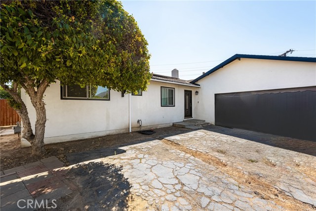 Detail Gallery Image 1 of 41 For 700 Balsam Ln, Corona,  CA 92882 - 4 Beds | 2 Baths