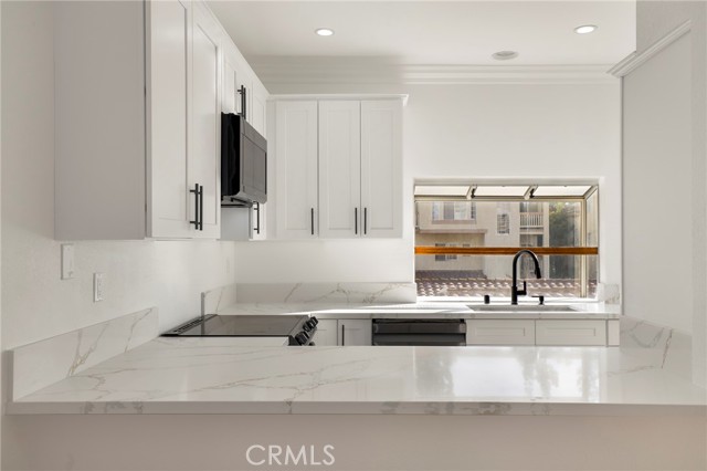 Detail Gallery Image 15 of 36 For 5799 Freebird Ln #102,  Oak Park,  CA 91377 - 2 Beds | 2/1 Baths