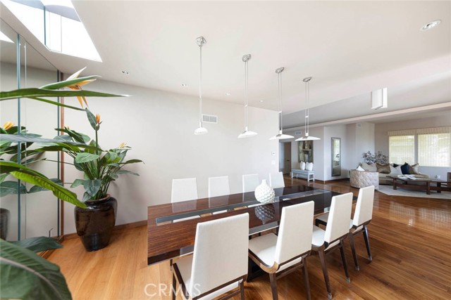3 Harbor Ridge Drive, Newport Beach CA: https://media.crmls.org/medias/06ddebb0-13b1-4daf-9666-bcd09a5df051.jpg