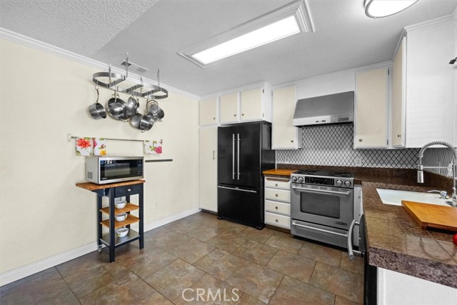 Detail Gallery Image 16 of 63 For 2078 Woodlawn, Corona,  CA 92882 - 3 Beds | 2 Baths