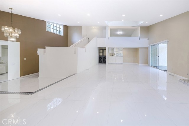 Detail Gallery Image 11 of 49 For 2255 E Chevy Chase Dr, Glendale,  CA 91206 - 4 Beds | 3 Baths