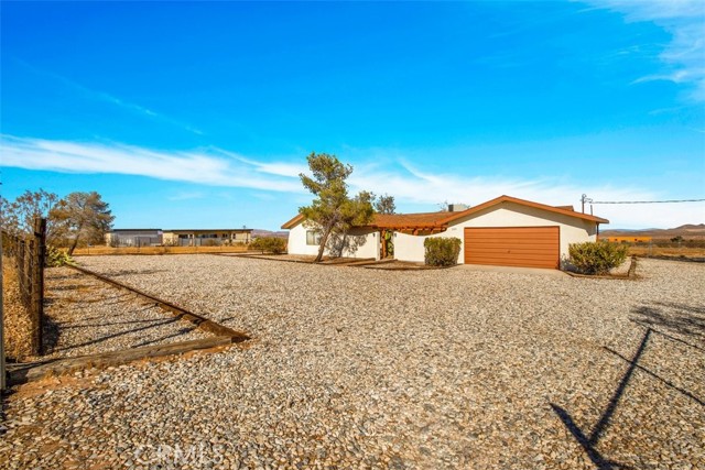 Detail Gallery Image 2 of 47 For 229 Artesia Ave, Yucca Valley,  CA 92284 - 3 Beds | 2 Baths