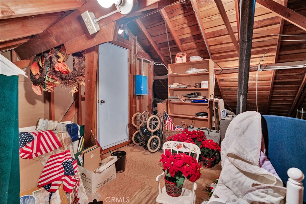 https://media.crmls.org/medias/06e1c45f-1de2-4e5f-b331-2910ad0cd289.jpg?preset=X-Large