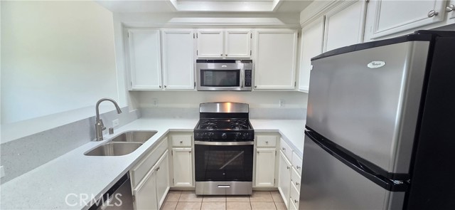 Detail Gallery Image 9 of 71 For 2110 Almeria St #106,  Corona,  CA 92879 - 3 Beds | 2/1 Baths