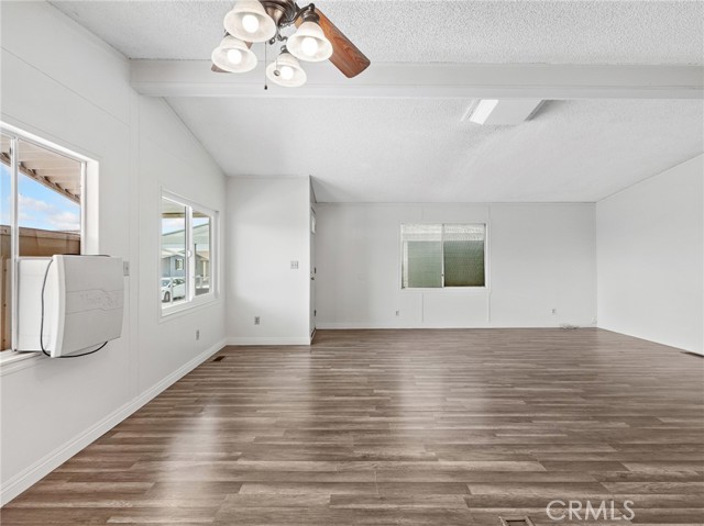 Detail Gallery Image 9 of 35 For 22020 Nisqually Rd #3,  Apple Valley,  CA 92308 - 3 Beds | 2 Baths