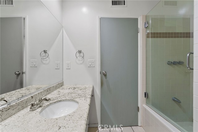 Detail Gallery Image 10 of 29 For 5545 Tuxedo, Los Angeles,  CA 90068 - 3 Beds | 2 Baths