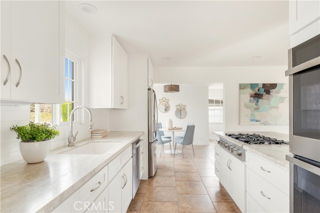 Detail Gallery Image 6 of 22 For 469 Lenwood Circle, Costa Mesa,  CA 92627 - 4 Beds | 3 Baths