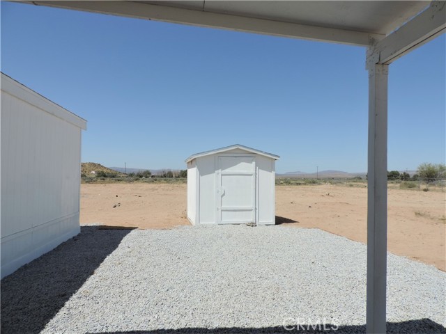 Detail Gallery Image 13 of 42 For 38380 Serra Rd, Hinkley,  CA 92347 - 3 Beds | 2 Baths