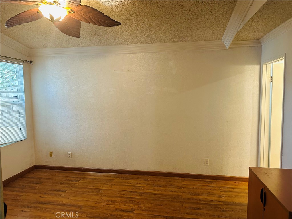 https://media.crmls.org/medias/06e465f4-903e-4de0-9d50-357490661a08.jpg?preset=X-Large