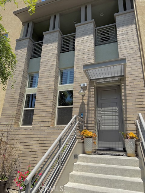 Detail Gallery Image 1 of 24 For 5429 Strand #105,  Hawthorne,  CA 90250 - 2 Beds | 3 Baths