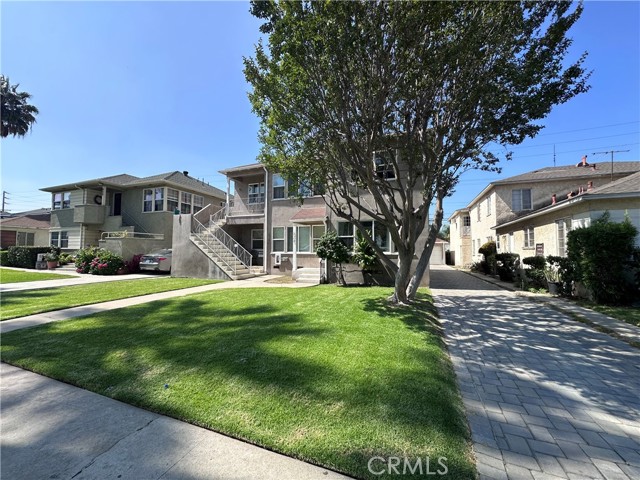 824 West Glenoaks
