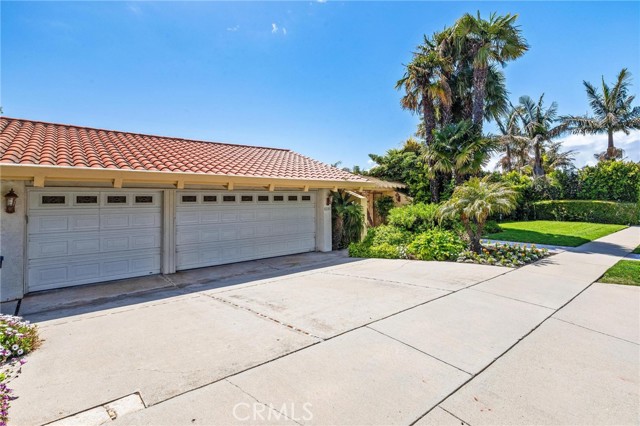 Detail Gallery Image 2 of 71 For 6780 Crest Rd, Rancho Palos Verdes,  CA 90275 - 6 Beds | 5/1 Baths