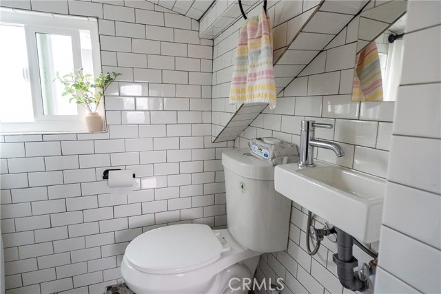 8924 Towne Avenue, Los Angeles CA: https://media.crmls.org/medias/06e59e4c-055d-4a28-9752-2293b0c48d69.jpg