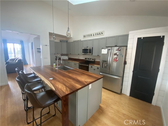 Detail Gallery Image 5 of 43 For 18700 Oak Grove Rd, Hidden Valley Lake,  CA 95467 - 3 Beds | 2 Baths
