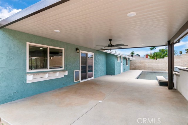 3202 Half Circle Road, Norco CA: https://media.crmls.org/medias/06e672a6-1d34-44ca-abe8-7e3cfd2ae675.jpg