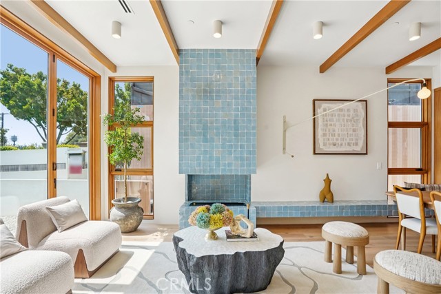 Image 8 of 66 For 647 Navy Street