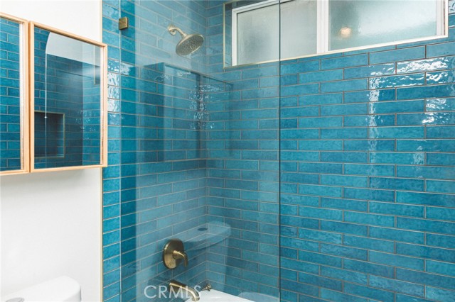 Detail Gallery Image 12 of 18 For 989 La Mirada, Laguna Beach,  CA 92651 - 3 Beds | 2 Baths