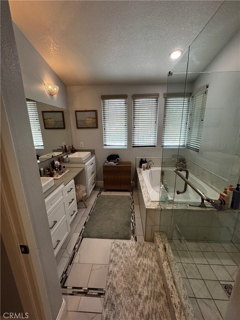 MLS #OC25241237 image #24