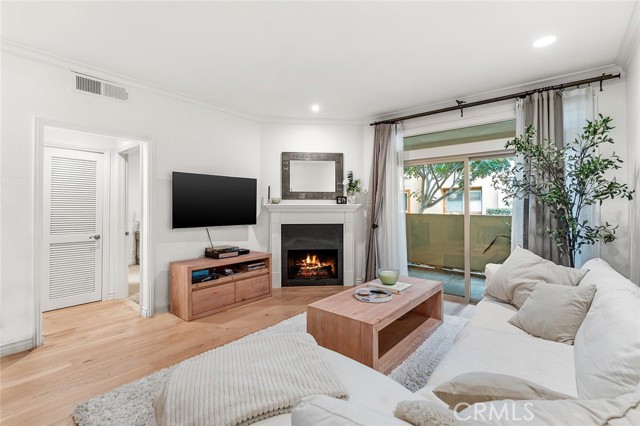 Detail Gallery Image 12 of 27 For 362 Villa Point, Newport Beach,  CA 92660 - 2 Beds | 2 Baths