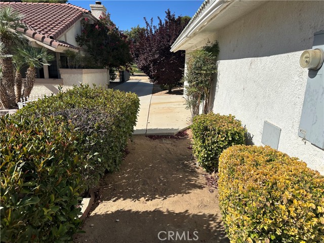 14767 Greenbriar Drive, Helendale CA: https://media.crmls.org/medias/06e7e459-dbbd-47ff-902f-d87f4d397be3.jpg