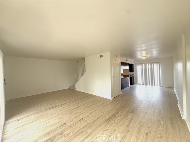 Detail Gallery Image 6 of 25 For 1974 W Glenoaks Ave #E,  Anaheim,  CA 92801 - 3 Beds | 2/1 Baths