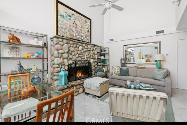 Detail Gallery Image 4 of 20 For 436 Fernleaf Ave #1/2,  Corona Del Mar,  CA 92625 - 3 Beds | 2 Baths