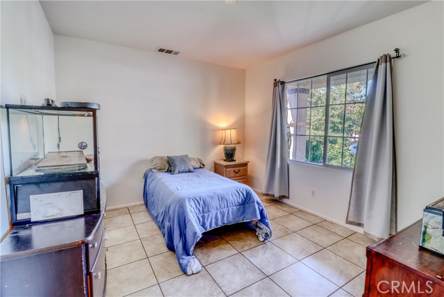 26219 Charismatic Court, Moreno Valley CA: https://media.crmls.org/medias/06e86790-a9b9-4aa9-b38d-91086d481178.jpg