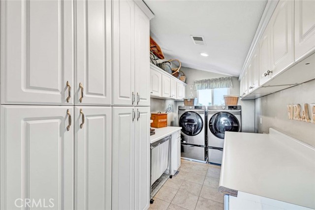 Image 32 of 60 For 20012 Mural Circle