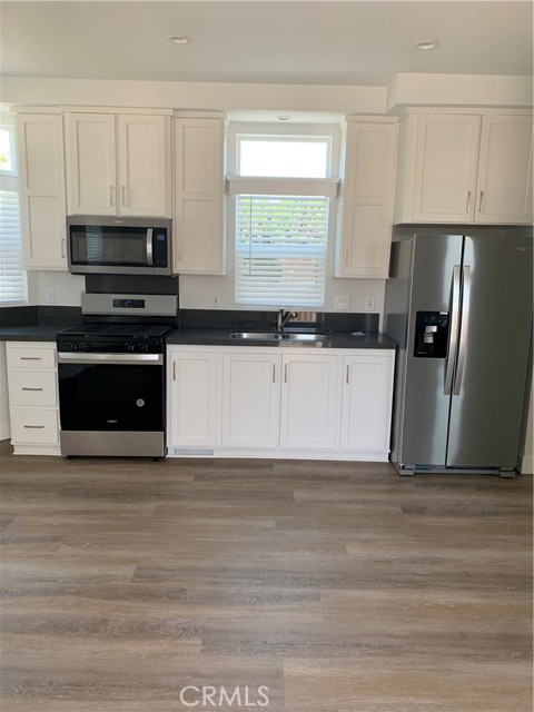 Detail Gallery Image 8 of 14 For 2767 W 1st St #14,  Santa Ana,  CA 92703 - 2 Beds | 1 Baths