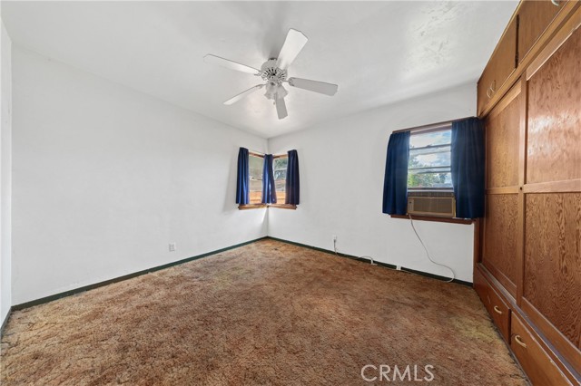 725 Michigan Avenue, Beaumont CA: https://media.crmls.org/medias/06ea68fb-fb2d-413a-b585-5d52f17c197a.jpg