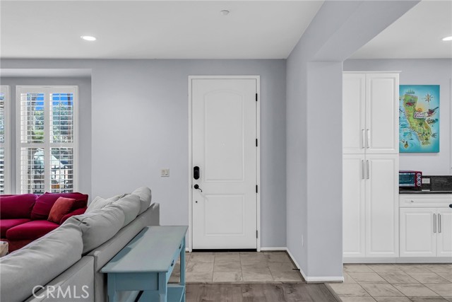 2151 Atlantic Avenue, Long Beach CA: https://media.crmls.org/medias/06eb99ea-d05e-40b0-bfa5-3d5a897ccdcf.jpg