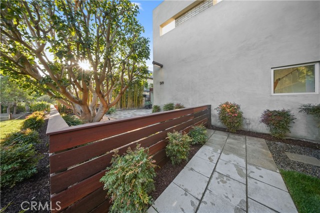 Detail Gallery Image 3 of 39 For 519 Santa Ana, Newport Beach,  CA 92663 - 4 Beds | 4/1 Baths