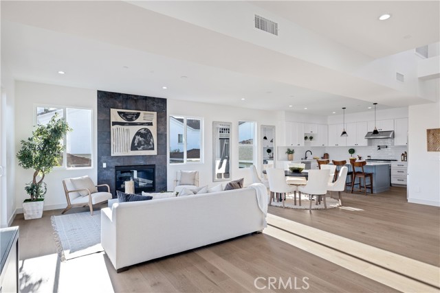 2010 Plant, Redondo Beach, California 90278, 4 Bedrooms Bedrooms, ,4 BathroomsBathrooms,Residential,Sold,Plant,SB23064489