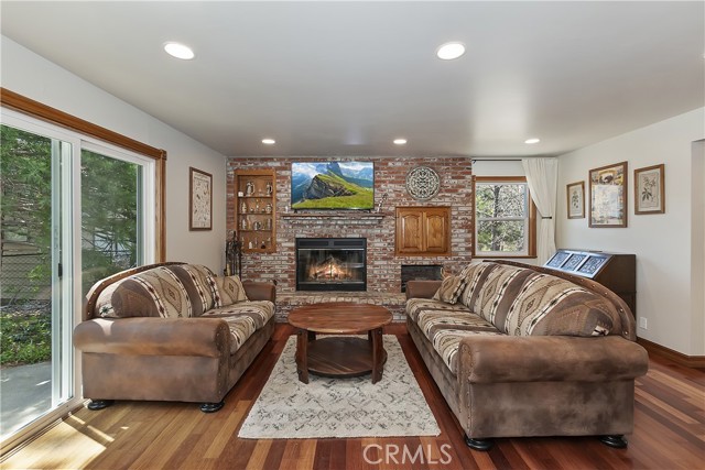 Detail Gallery Image 18 of 54 For 27513 St Bernard Ln, Lake Arrowhead,  CA 92352 - 5 Beds | 3 Baths
