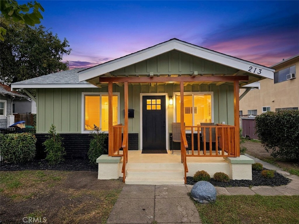 Triplex at 213 E Eagle