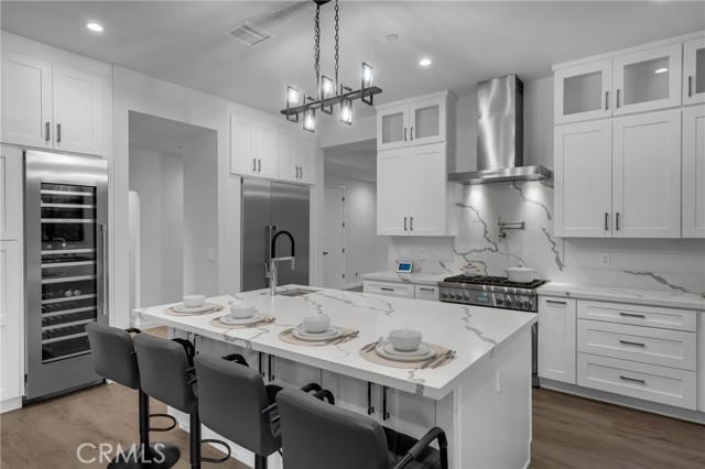 5196 Orange Place, Los Angeles CA: https://media.crmls.org/medias/06ec8477-b385-4c27-a125-2567a4a7d2d8.jpg