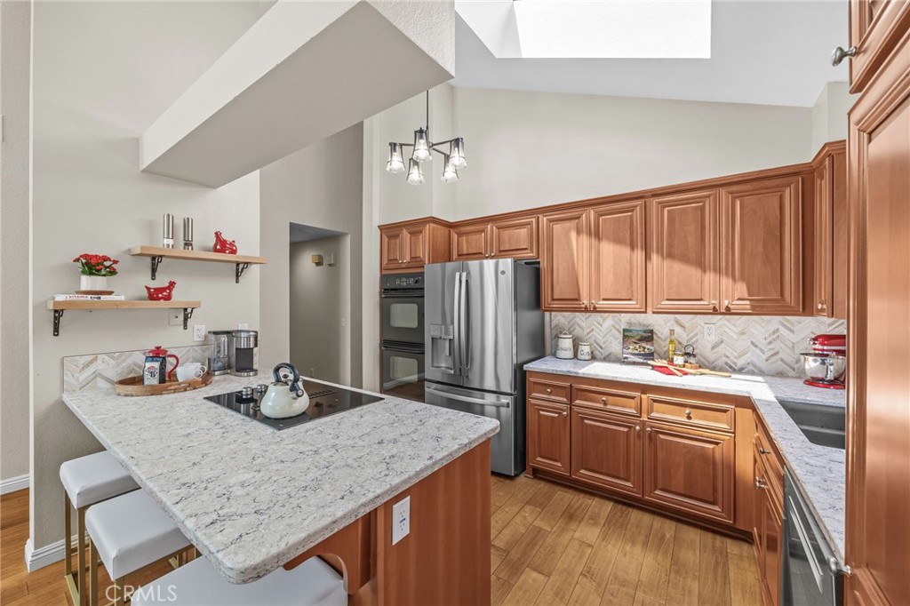 MLS #OC25161685 img 9