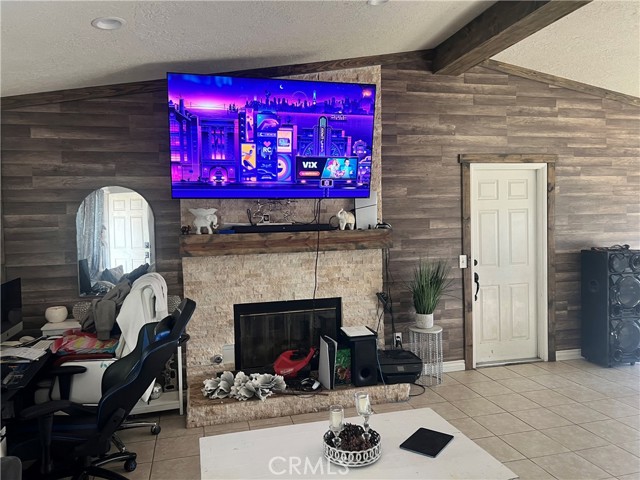 Detail Gallery Image 3 of 4 For 11890 10th, Hesperia,  CA 92345 - 3 Beds | 2 Baths