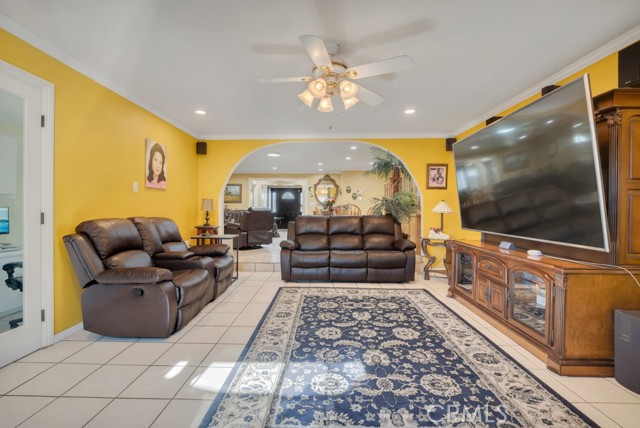 Detail Gallery Image 13 of 49 For 16646 Tribune St, Granada Hills,  CA 91344 - 4 Beds | 3 Baths