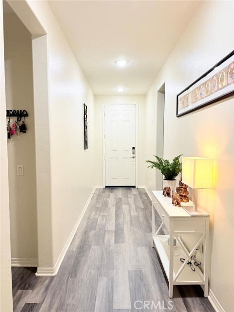 Detail Gallery Image 4 of 33 For 6842 Narrow Way, Jurupa Valley,  CA 91752 - 3 Beds | 2 Baths